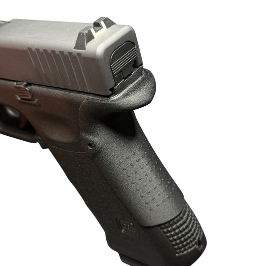 Rapid Engineering Inc. backstrap beavertail grips for Glock 17 Gen 3, close angle view showing rounded beavertail